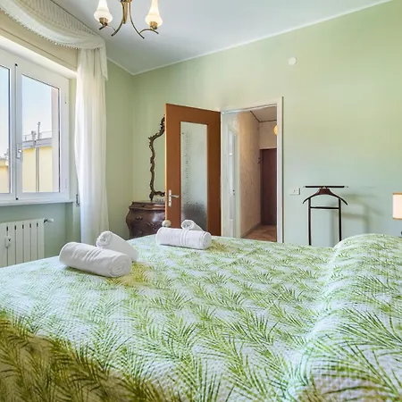 Apartment Hostdomus - Casa Ambra *